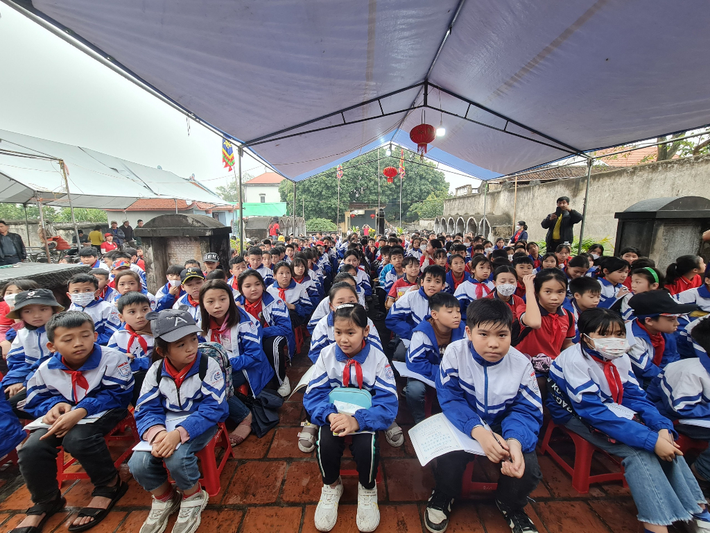 Hoạt động trải nghiệm của Trường tiểu học Lương Phong số 1 cho học sinh trong dịp xuân Quý Mão 2023